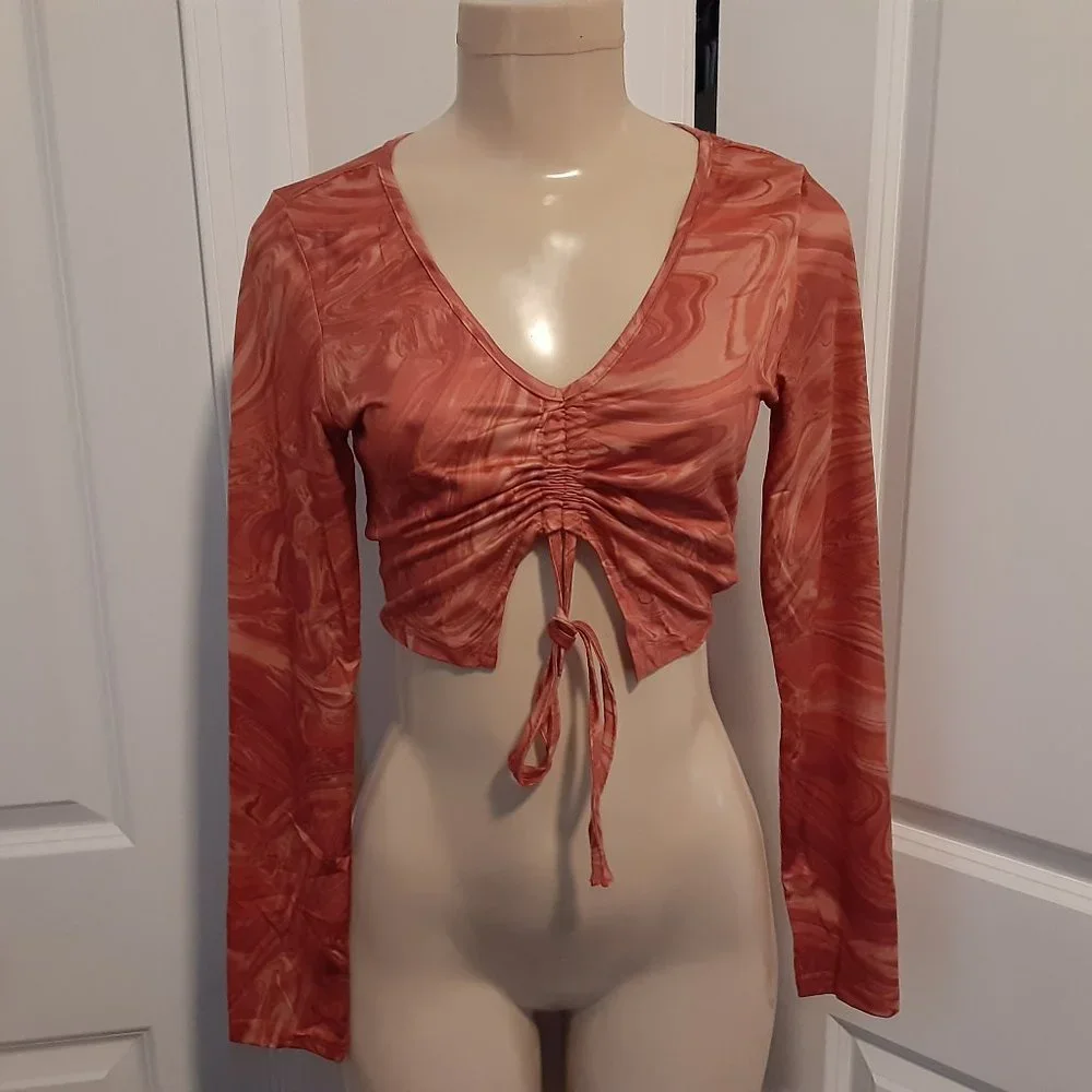 Orange Marbled Cinch Front Top Cropped - Picture 4 of 12
